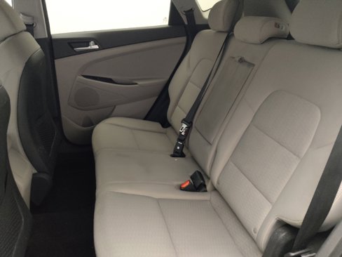 Used 2019 Hyundai Tucson SE image 18