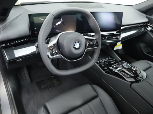 Used 2025 BMW 530i image 9