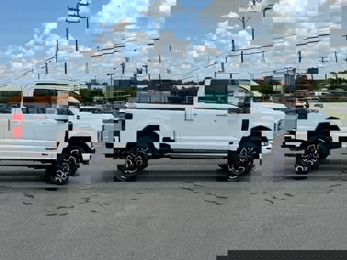 New 2025 Ford F250 Platinum image 32