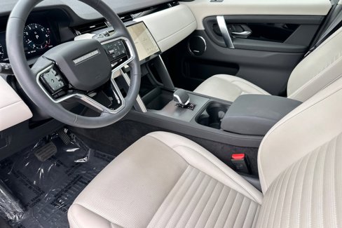 Certified 2024 Land Rover Discovery Sport S image 9