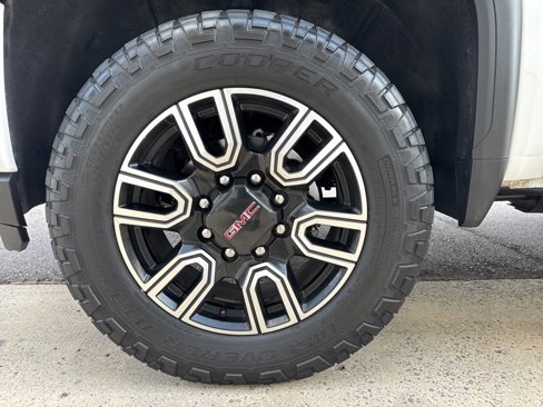 Used 2023 GMC Sierra 2500 AT4 image 15