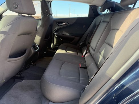 Used 2017 Chevrolet Malibu LT image 11