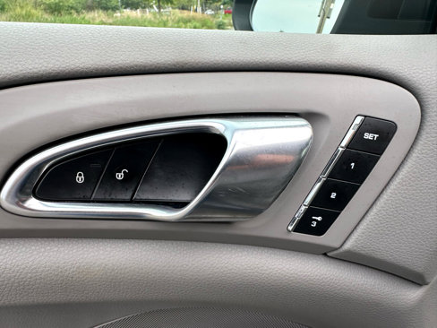 Used 2013 Porsche Cayenne image 17