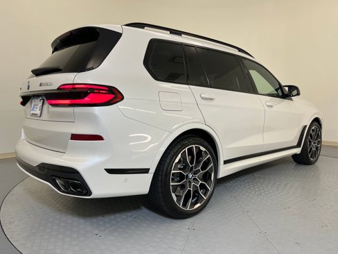 New 2026 BMW X7 M60i image 9