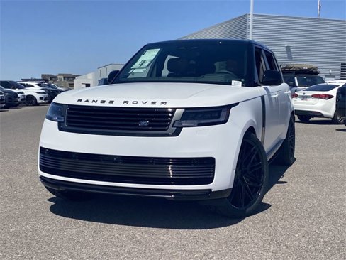New 2025 Land Rover Range Rover SV image 3