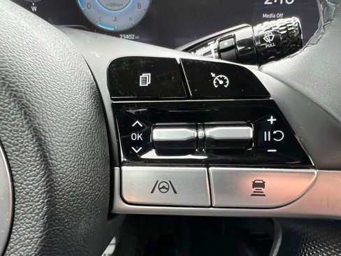 Used 2022 Hyundai Elantra Limited image 25