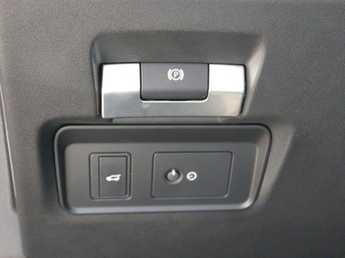 Used 2023 Land Rover Discovery Sport S image 18