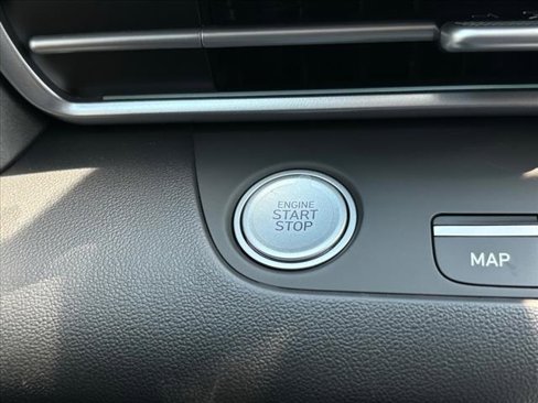 Certified 2024 Hyundai Elantra SEL image 22