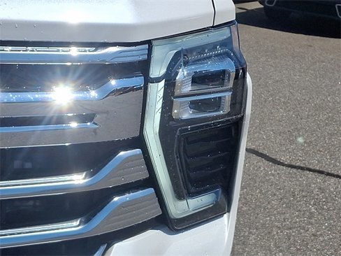 Used 2024 Chevrolet Silverado 2500 High Country w/ High Country Premium Package image 9