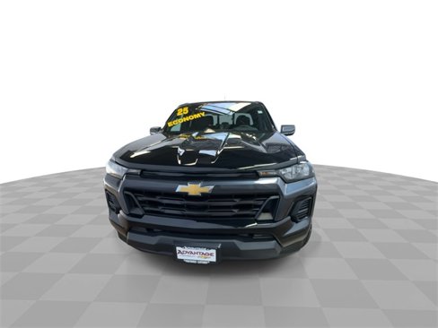 Used 2025 Chevrolet Colorado LT w/ Advanced Trailering Package image 6