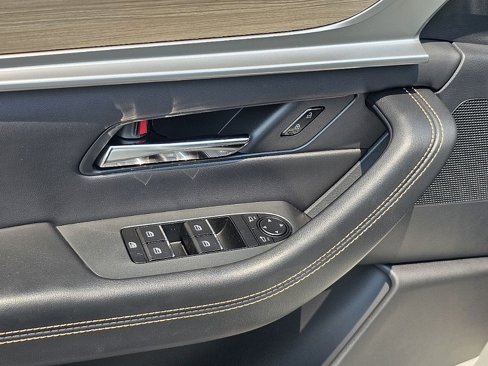 New 2025 MAZDA CX-70 Plug-In Hybrid w/ Premium Pkg image 30