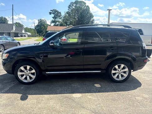 Used 2010 Mitsubishi Outlander XLS image 2