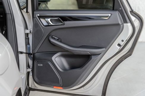 Used 2021 Porsche Macan image 45