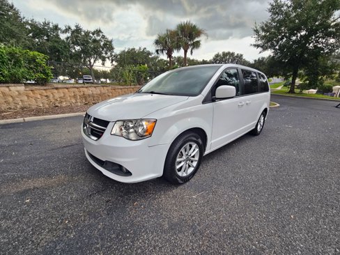 Used 2019 Dodge Grand Caravan SXT image 1