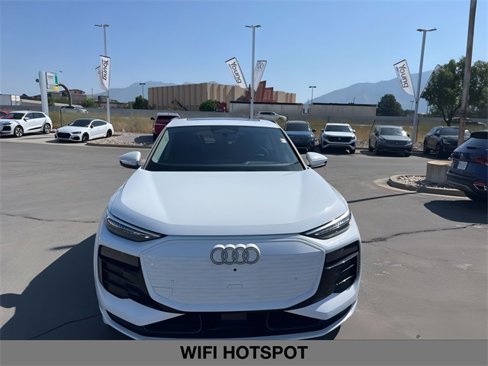 New 2025 Audi Q6 e-tron Premium Plus image 2