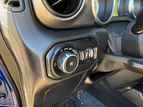 Used 2018 Jeep Wrangler Unlimited Sport S image 12