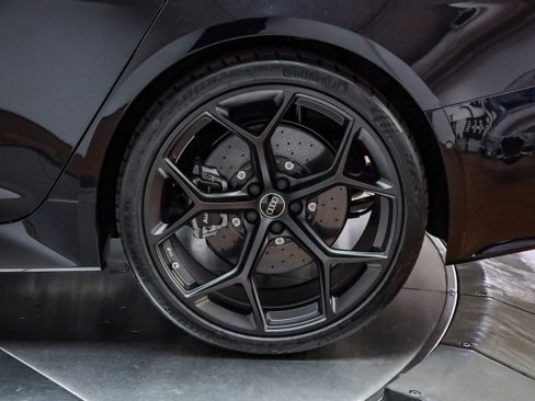 New 2025 Audi RS 6 performance image 20