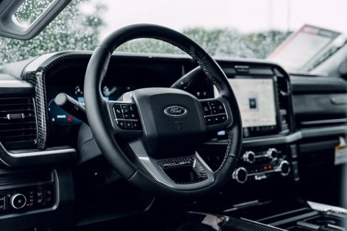 New 2025 Ford F250 Lariat w/ Lariat Ultimate Package image 27