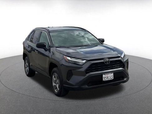 Used 2025 Toyota RAV4 LE image 3