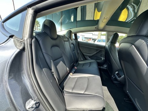 Used 2023 Tesla Model 3 Standard Range image 14