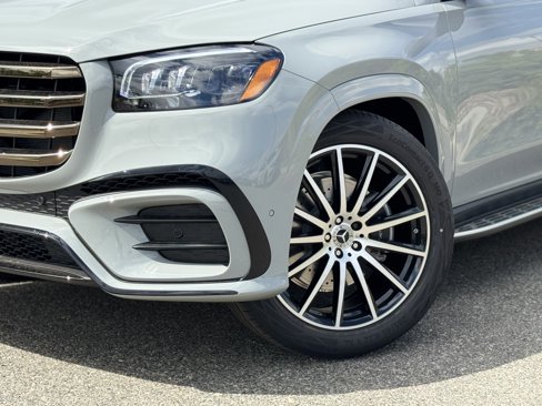 New 2026 Mercedes-Benz GLS 580 4MATIC image 4