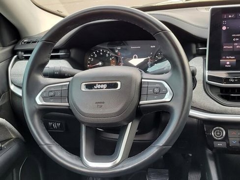 Used 2022 Jeep Compass Latitude image 36