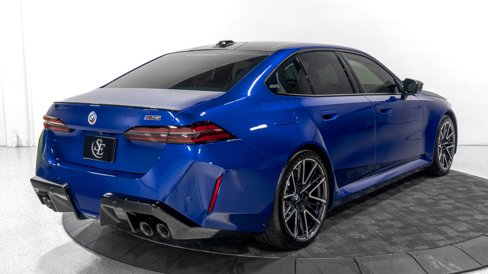 Used 2026 BMW M5 w/ Executive Package image 7