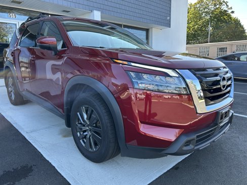 Used 2022 Nissan Pathfinder SV image 1