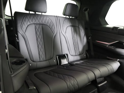 Used 2022 BMW X7 M50i image 47