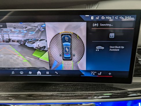 New 2026 BMW 750e xDrive w/ Premium Package image 23