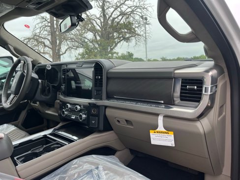 New 2026 Ford F250 Platinum w/ Platinum Plus Package image 10
