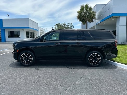 Certified 2023 Chevrolet Suburban RST image 9