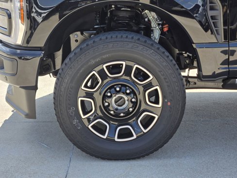 New 2026 Ford F350 Platinum w/ FX4 Off-Road Package image 13