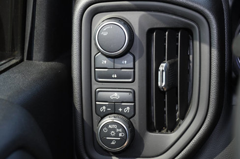 Used 2020 Chevrolet Silverado 2500 Custom w/ Custom Value Package image 28