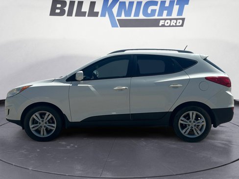 Used 2011 Hyundai Tucson GLS image 2