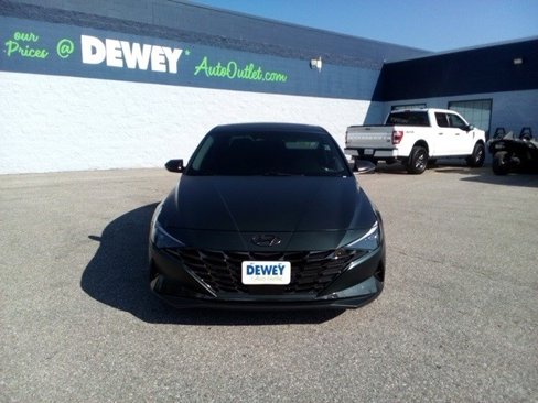 Used 2023 Hyundai Elantra Limited w/ Cargo Package image 8