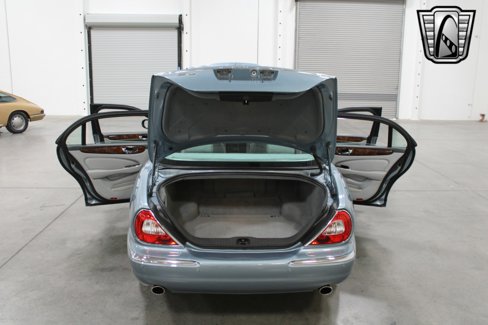Used 2006 Jaguar XJ8 image 9