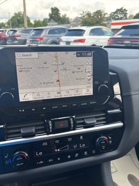 Used 2025 Nissan Pathfinder Platinum image 38