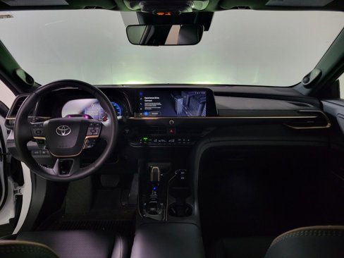 Used 2025 Toyota Crown Platinum image 14
