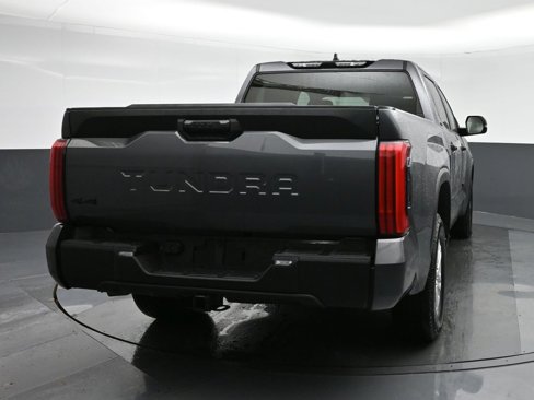 Used 2022 Toyota Tundra SR5 w/ SR5 Convenience Package image 6