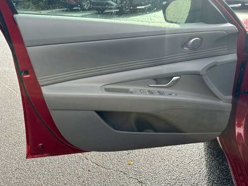Certified 2025 Hyundai Elantra SEL image 10