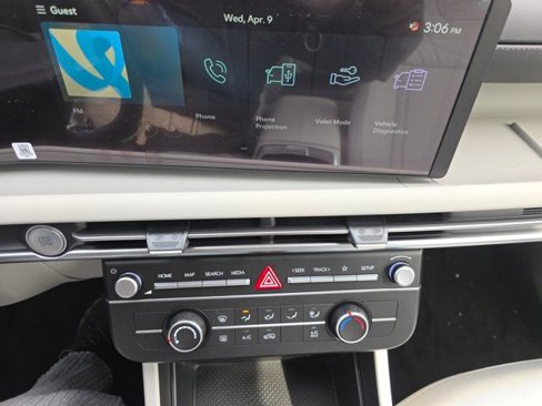 Certified 2025 Hyundai Tucson SE image 17
