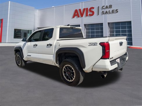 Used 2024 Toyota Tacoma TRD Off-Road image 9