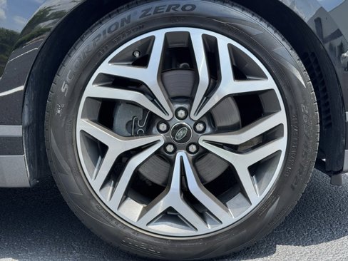 Used 2019 Land Rover Range Rover Velar R-Dynamic HSE image 18