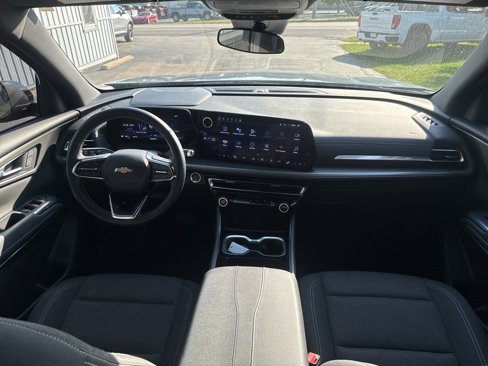 Used 2025 Chevrolet Traverse LT image 27