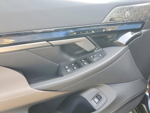 Used 2025 BMW i5 M60 w/ Premium Package image 13