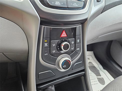 Used 2016 Hyundai Elantra SE image 20