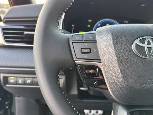 New 2026 Toyota Camry Hybrid image 18