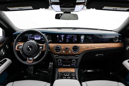 New 2025 Rolls-Royce Ghost image 4