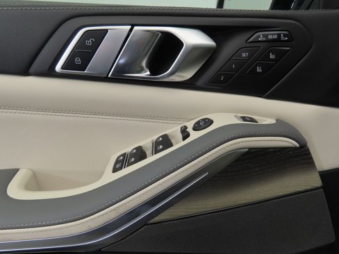 New 2026 BMW X7 xDrive40i w/ Executive Package image 24
